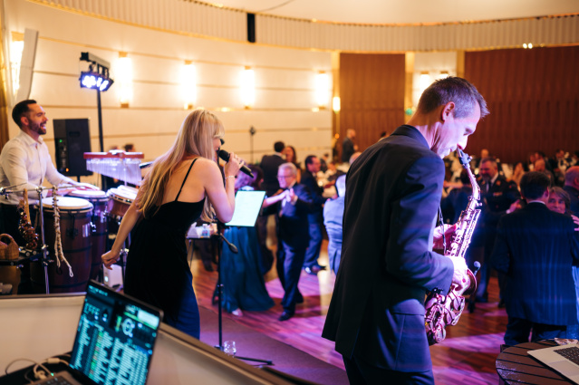 sax o`conga - Saxophonist: Solo, Duo, mit Sängerin &amp;amp; DJ - Von Apéro, Zeremonie b — photo 6