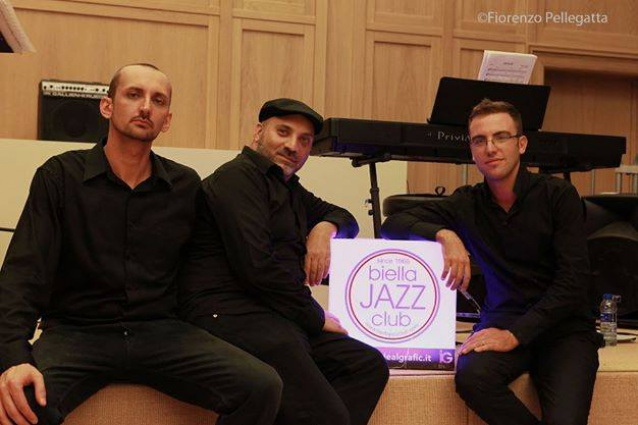 Evergreen Jazz Trio — photo 2