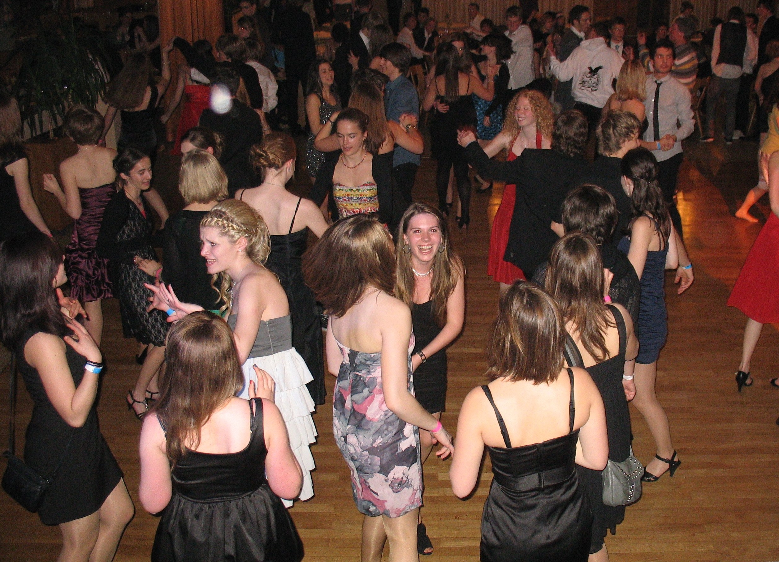 DJ Bayern - Party-DJ im Raum Bayern und Österreich für Hochzeit, Geburtstag, Fir — photo 3