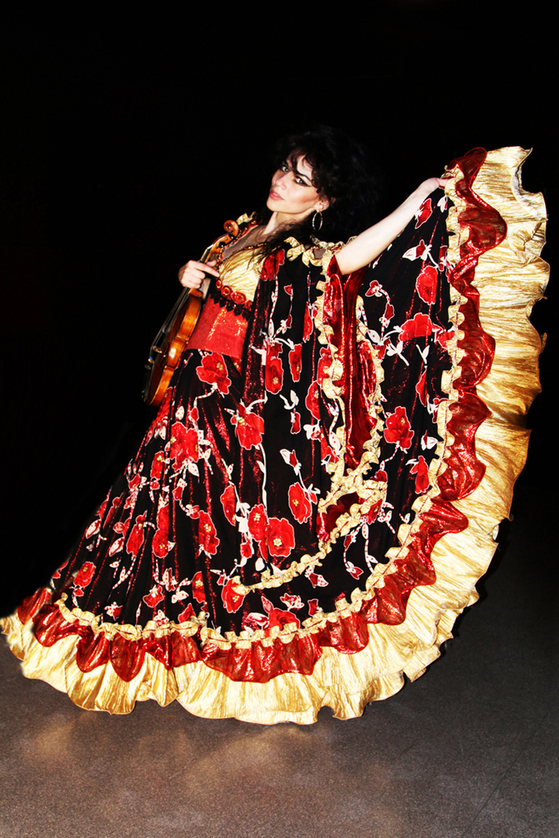 Zigeuner-Band Trio `Esmeralda &amp;amp; Talisman` — photo 5
