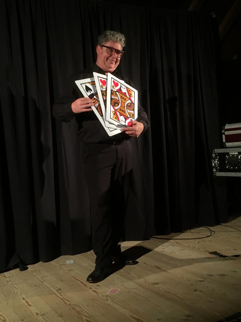Hugi (comedy&amp;amp;magic) &amp;amp; (funny quality photographer) — photo 4