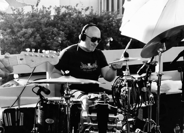 STRANGE GUYS Party Band — photo 11