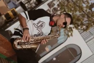 Saxophonist show