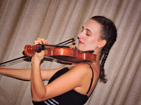 classical violinist — photo 2