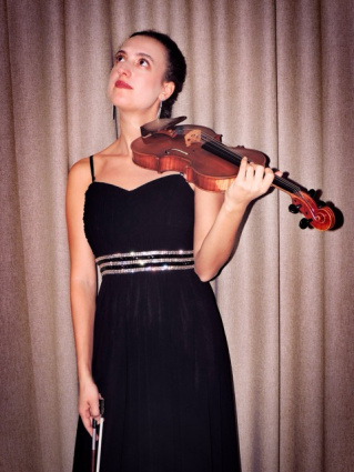 classical violinist — photo 11
